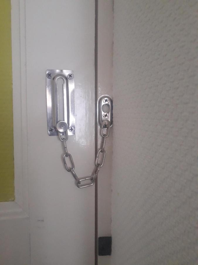 Chambre Meublee Au Coeur De Ville - Chez L'Habitant Le Creusot Dış mekan fotoğraf