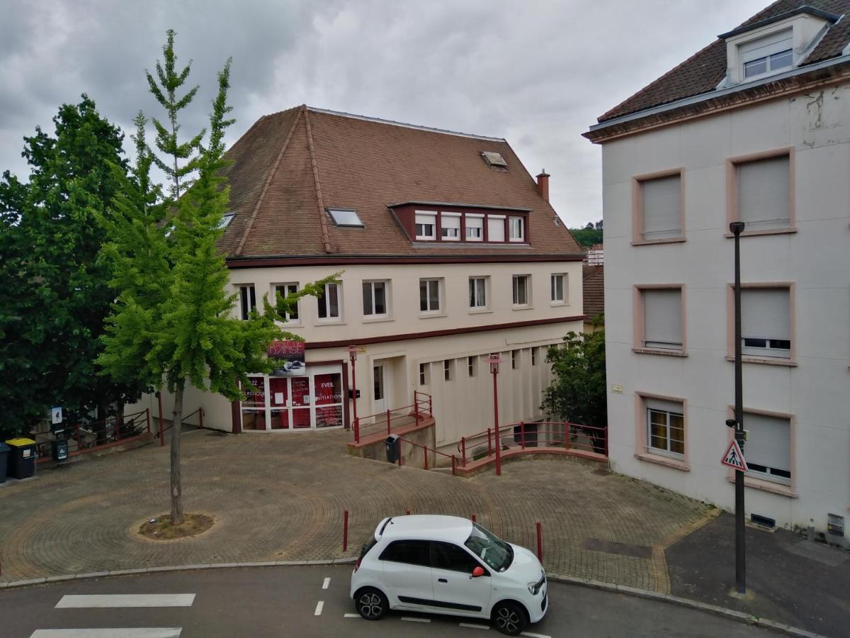 Chambre Meublee Au Coeur De Ville - Chez L'Habitant Le Creusot Dış mekan fotoğraf