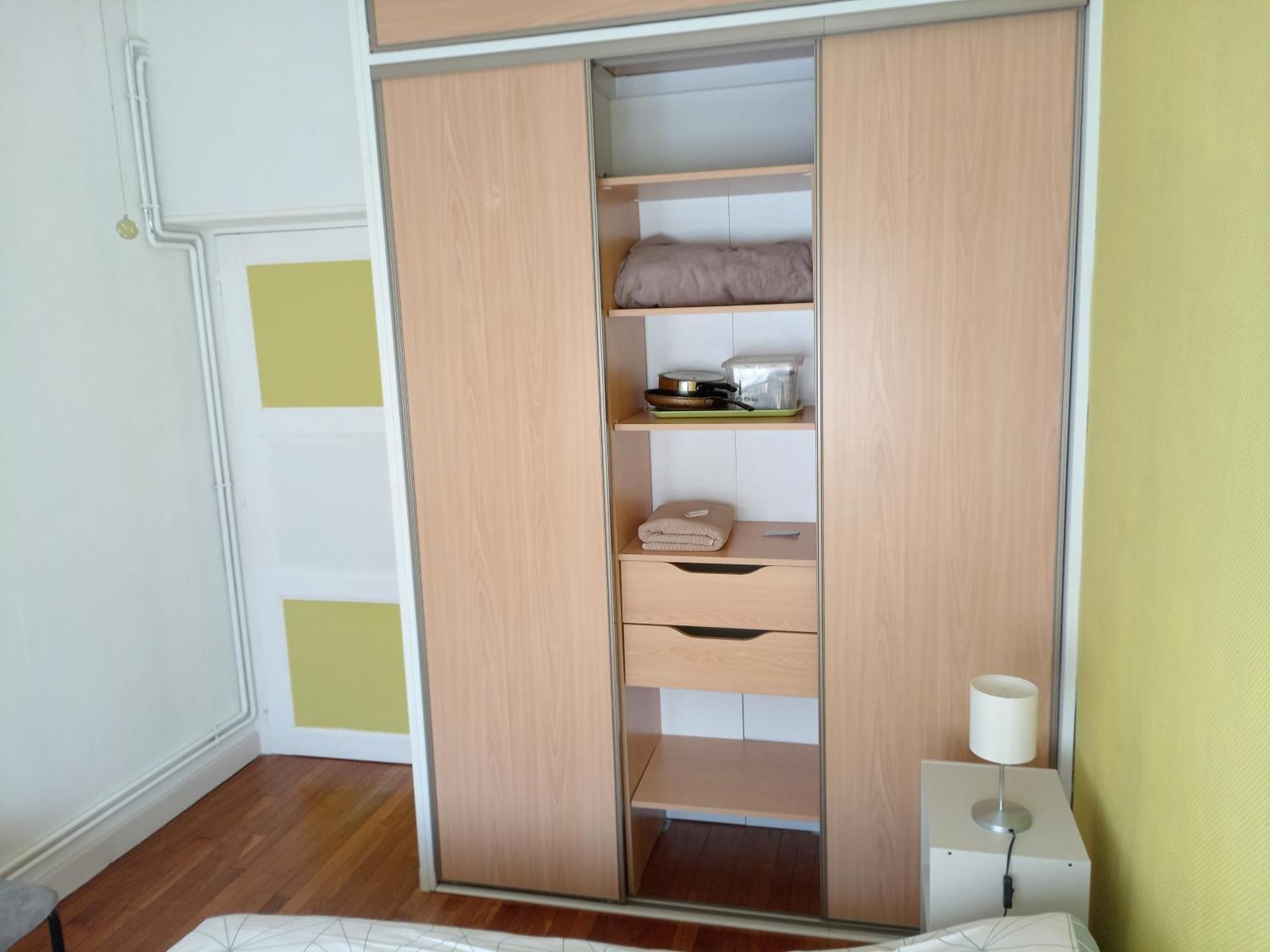 Chambre Meublee Au Coeur De Ville - Chez L'Habitant Le Creusot Dış mekan fotoğraf